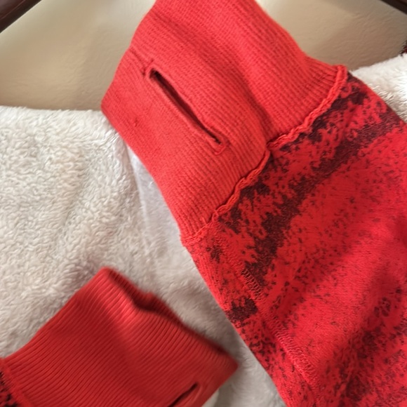 Special Edition Lululemon zip up hoodie; fleece lined hood. Size 6 - Picture 6 of 7